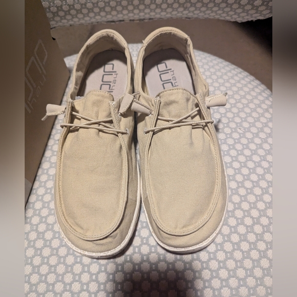 Hey Dude's - Picture 3 of 9